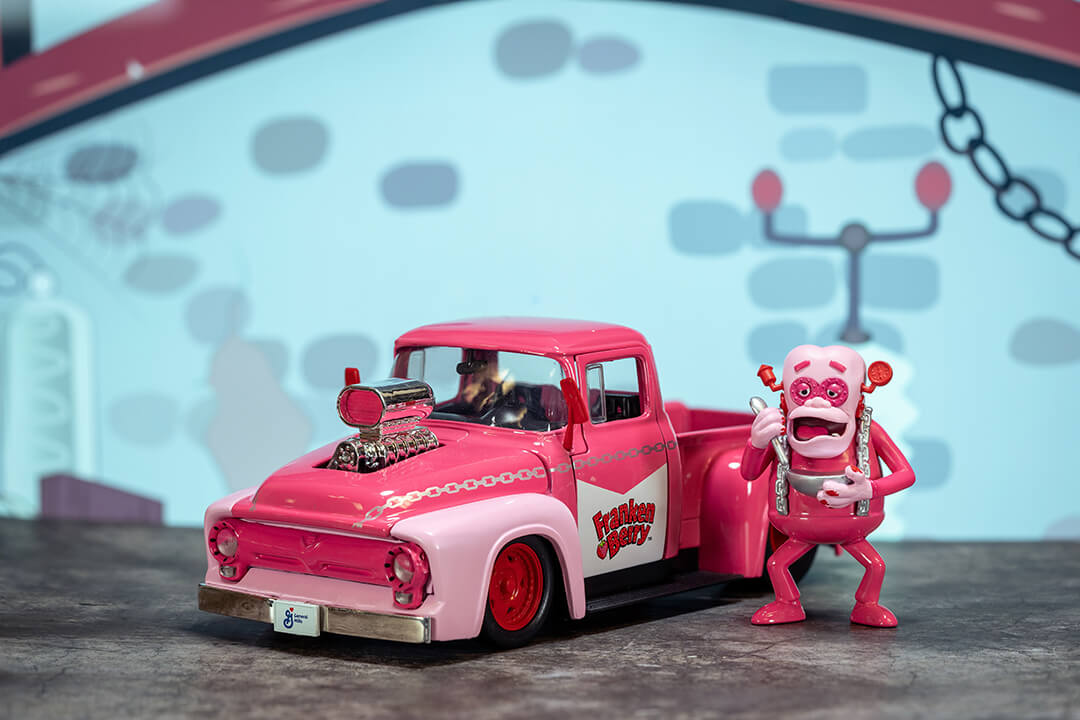 General Mills, Franken Berry & 1956 Ford F-100, 1:24 Scale Vehicle & 2.75" Figure
