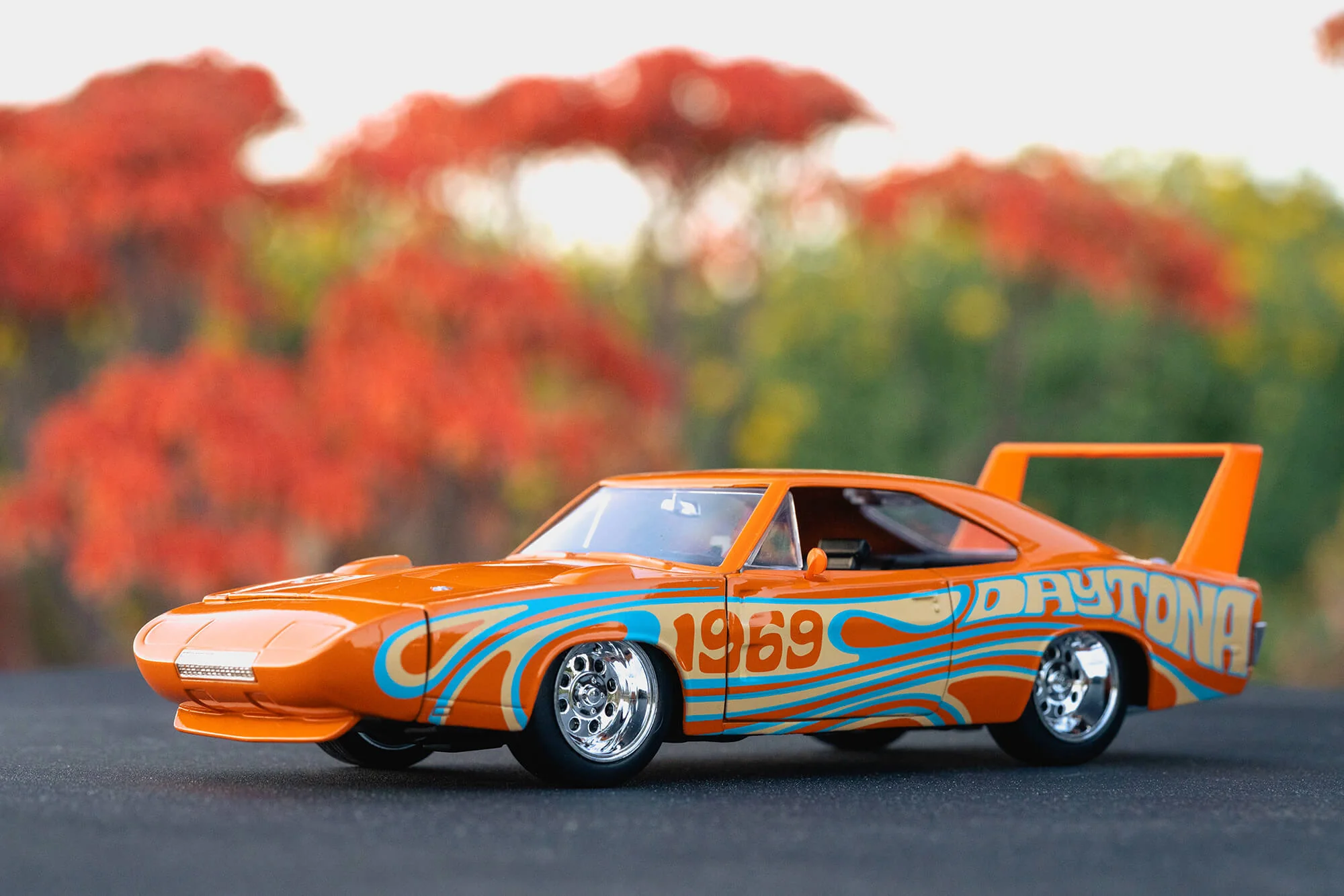 I Love The...60's 1969 Dodge Charger Daytona 1:24 Scale Vehicle