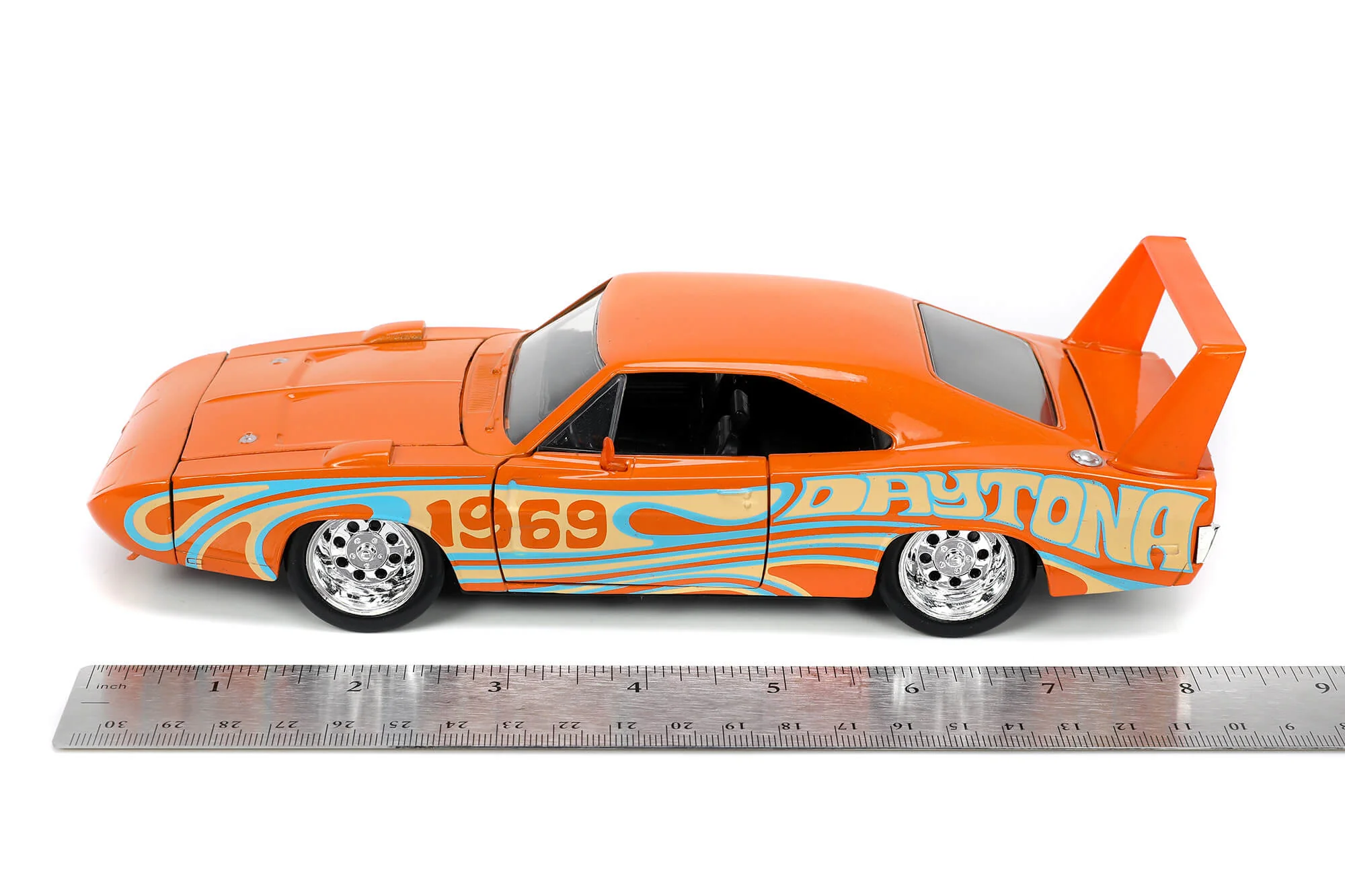 I Love The...60's 1969 Dodge Charger Daytona 1:24 Scale Vehicle - Image 7
