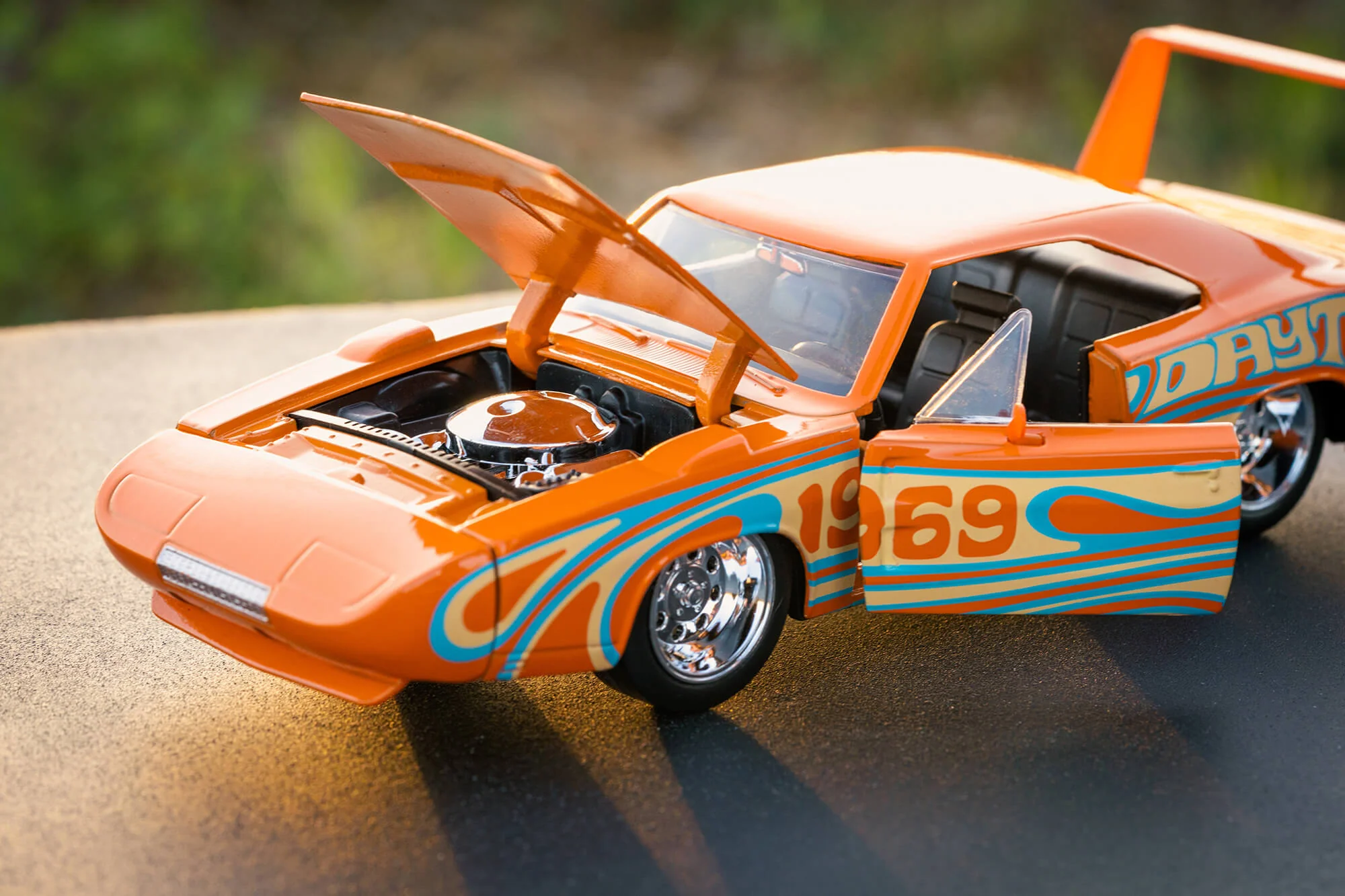 I Love The...60's 1969 Dodge Charger Daytona 1:24 Scale Vehicle - Image 8
