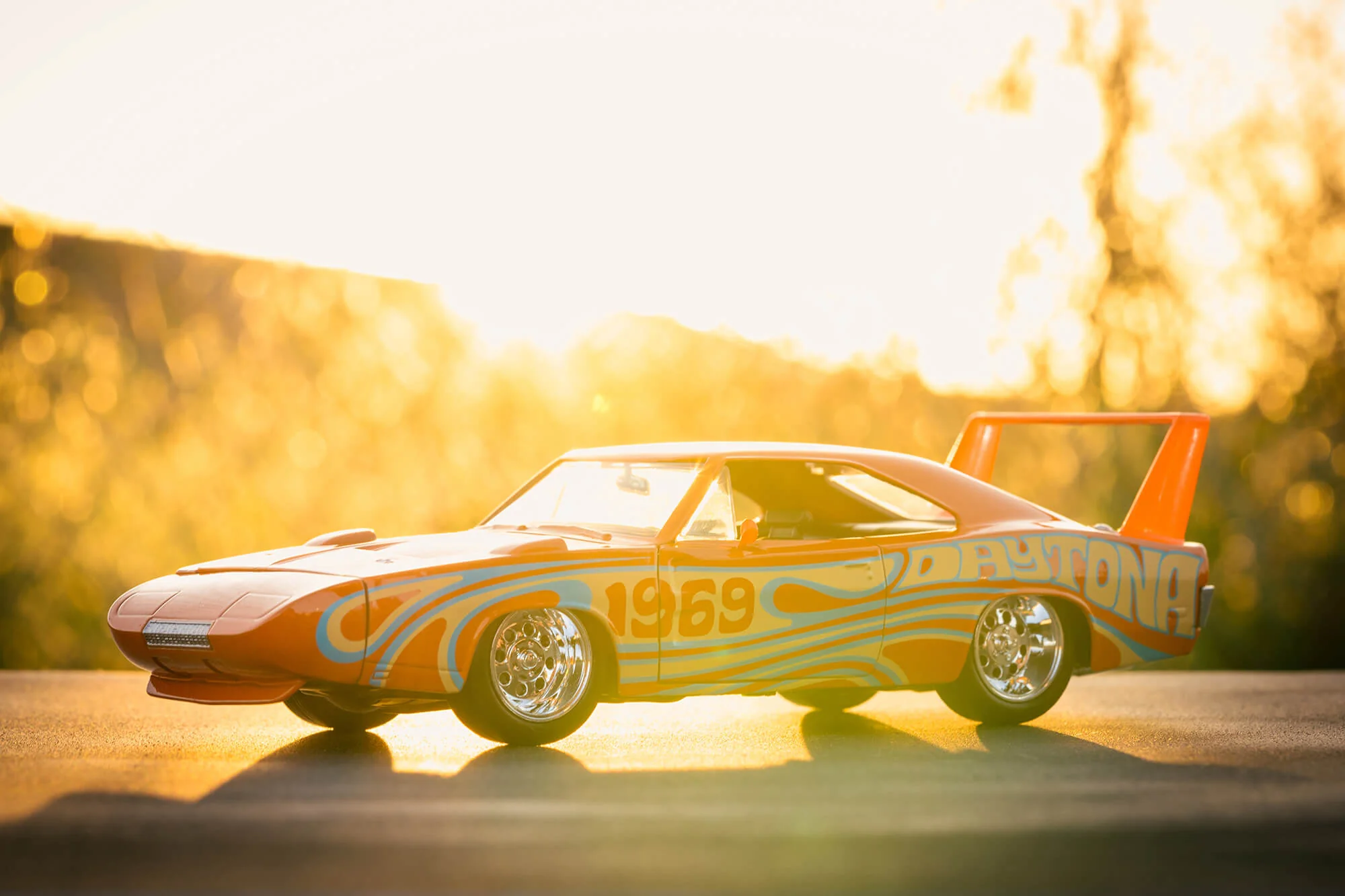 I Love The...60's 1969 Dodge Charger Daytona 1:24 Scale Vehicle - Image 9