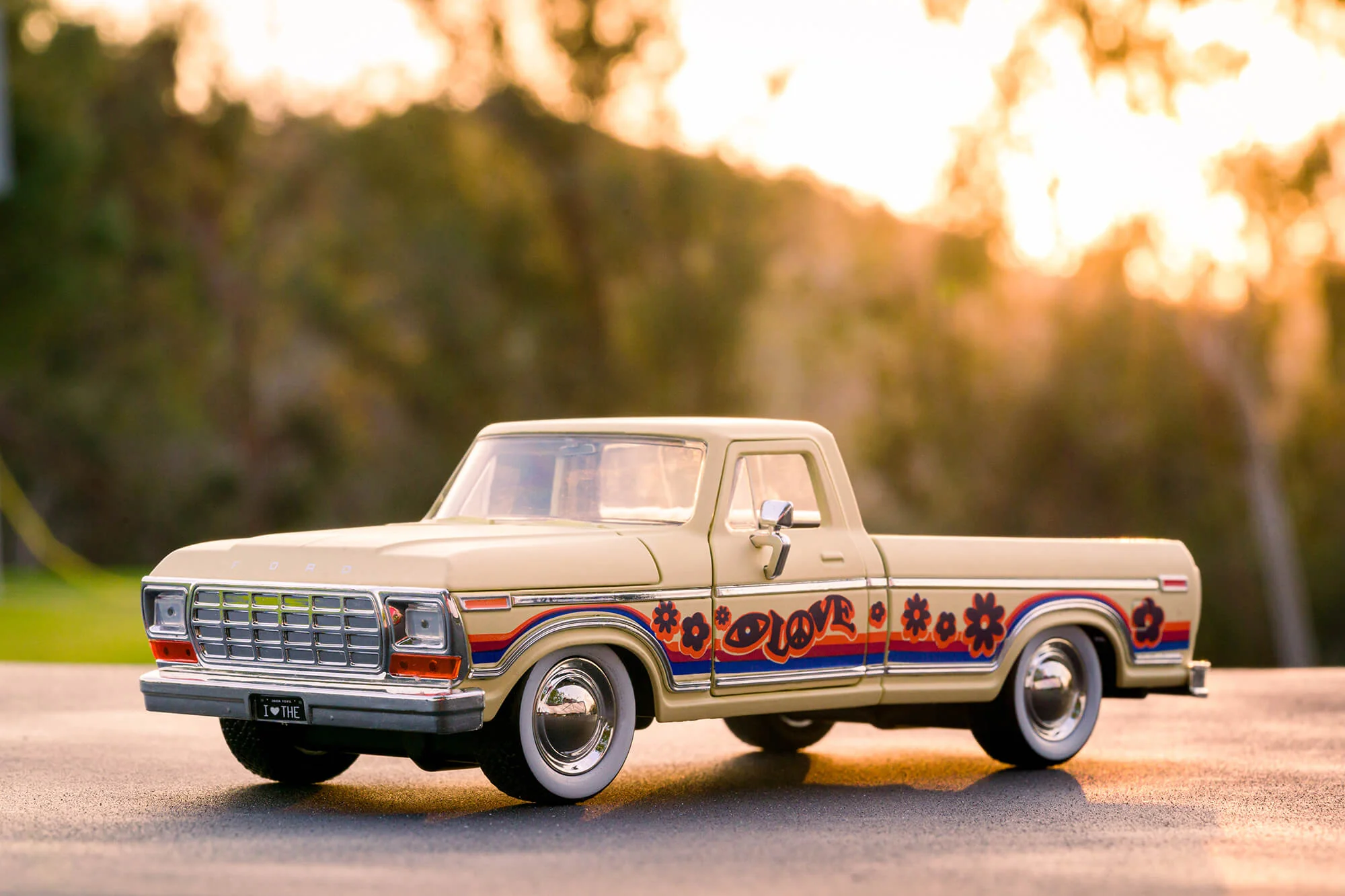 I Love The...70's 1979 Ford F-150 1:24 Scale Vehicle