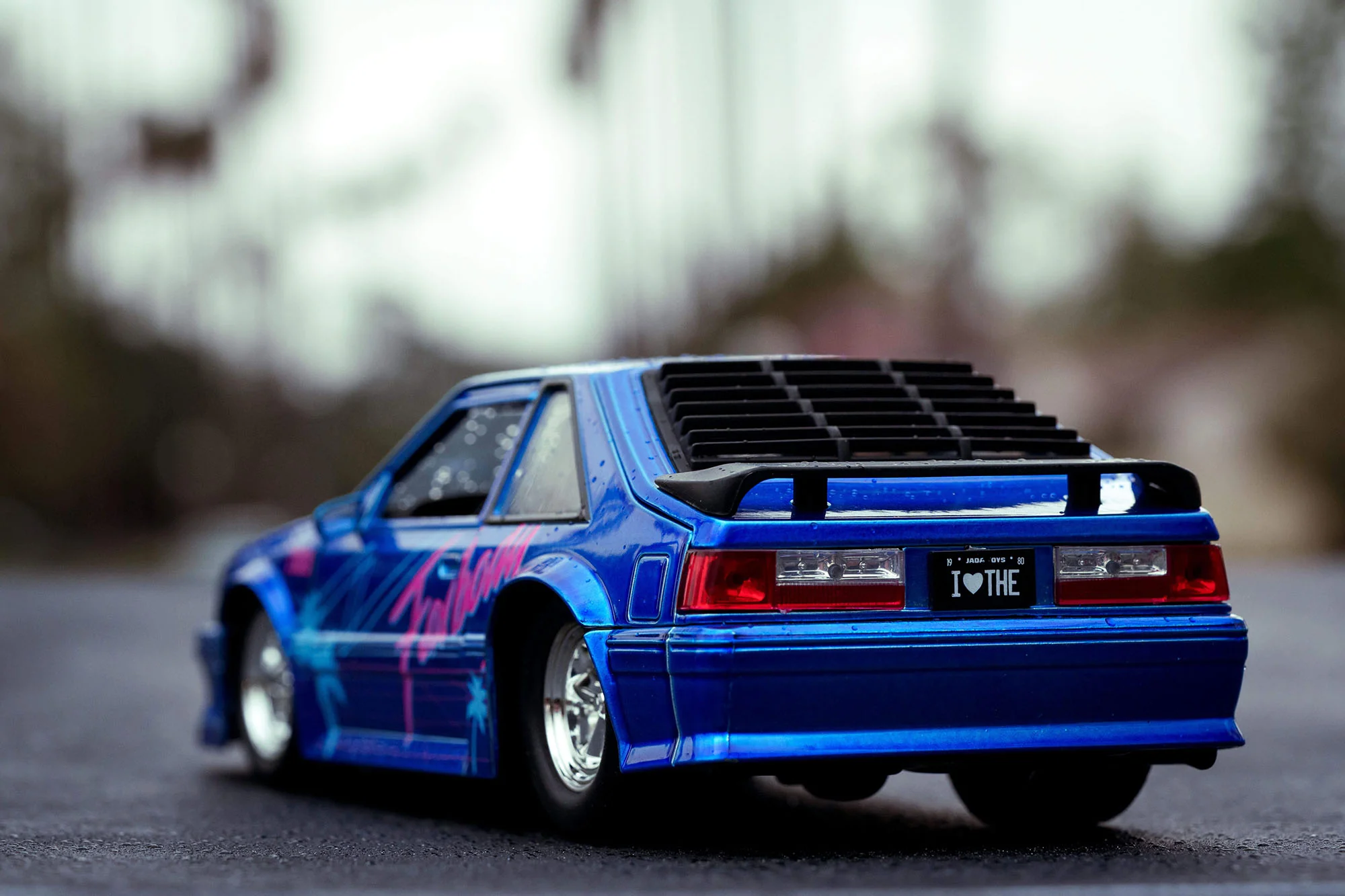 I Love The...80's 1989 Ford Mustang GT 1:24 Scale Vehicle - Image 8