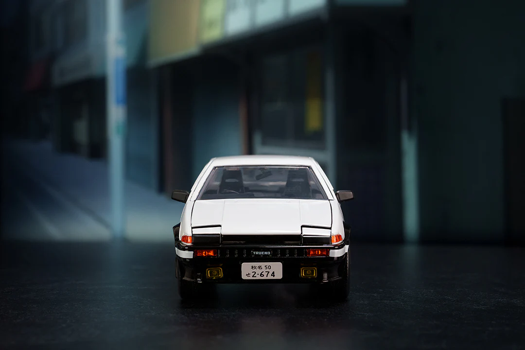 Initial D Toyota Trueno AE-86 & Takumi, 1:24 Scale Vehicle and 2.75" Die-Cast Figure - Image 21