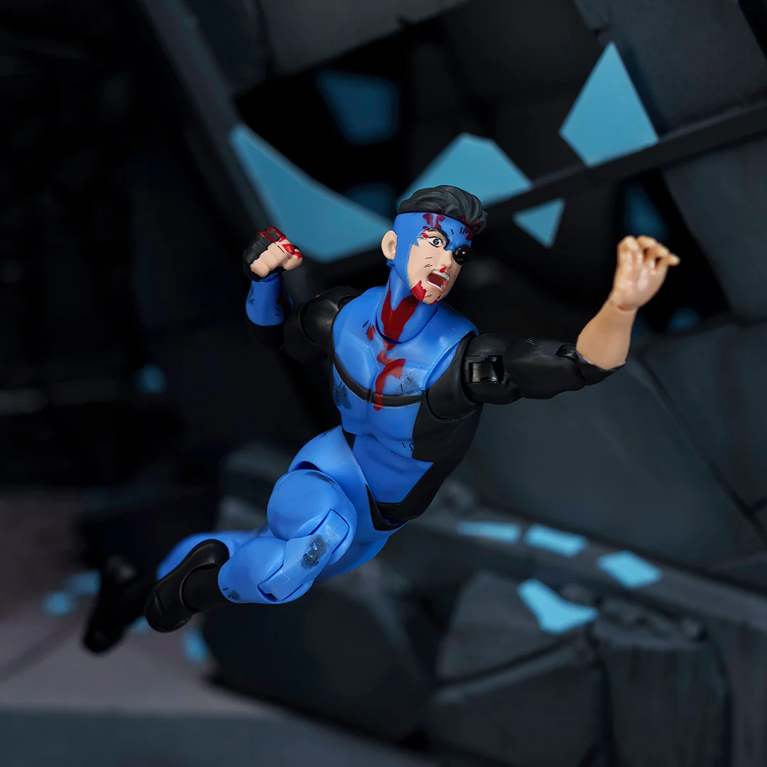 Invincible 1/12 Scale Action Figure Battle Damaged Deluxe Exclusive [ORDERS START 7/23/2026] - Image 13