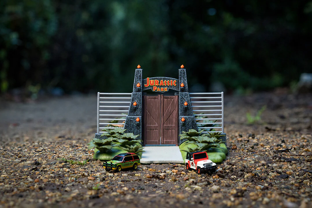 Jurassic Park Nano Scene w/ 1.65" Jeep Wrangler and Ford Explorer Vehicles - Image 10