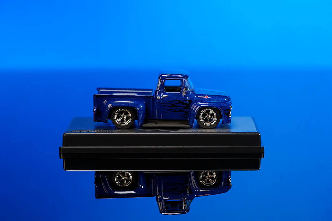 Majorette Collection Ford F-100, 1:64 Scale Vehicle (Diecast Supercon 2026 Exclusive) - Image 4