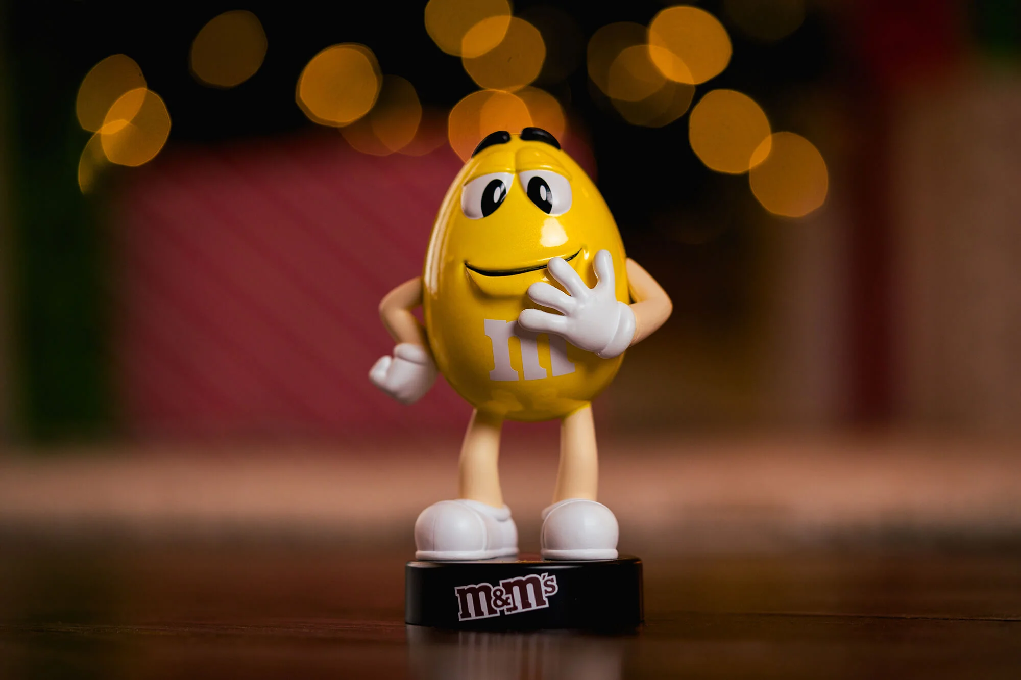 M&M’S® Red & Yellow 4-Inch Metals Die-Cast Metal Figure Bundle - Image 3