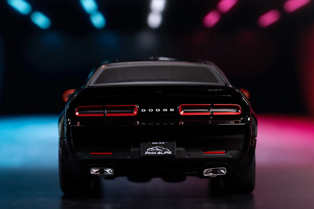 Pink Slips 2015 Dodge Challenger SRT Hellcat, 1:18 Scale Vehicle (Wave 1) - Image 12