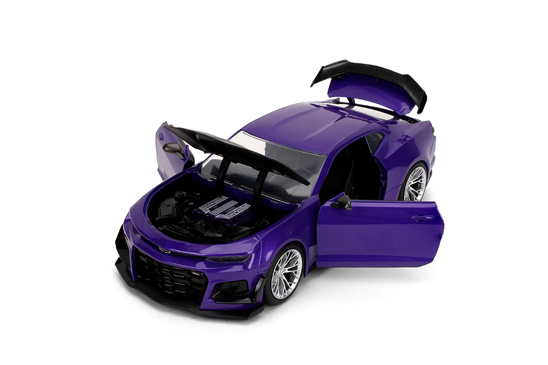 Pink Slips Autumn Spooner's Chevrolet Camaro ZL1, 1:24 Scale Vehicle (Wave 18) - Image 10