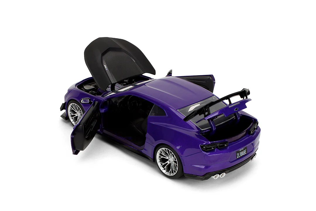 Pink Slips Autumn Spooner's Chevrolet Camaro ZL1, 1:24 Scale Vehicle (Wave 18) - Image 11