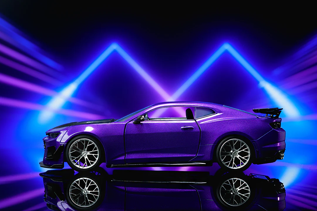 Pink Slips Autumn Spooner's Chevrolet Camaro ZL1, 1:24 Scale Vehicle (Wave 18) - Image 13