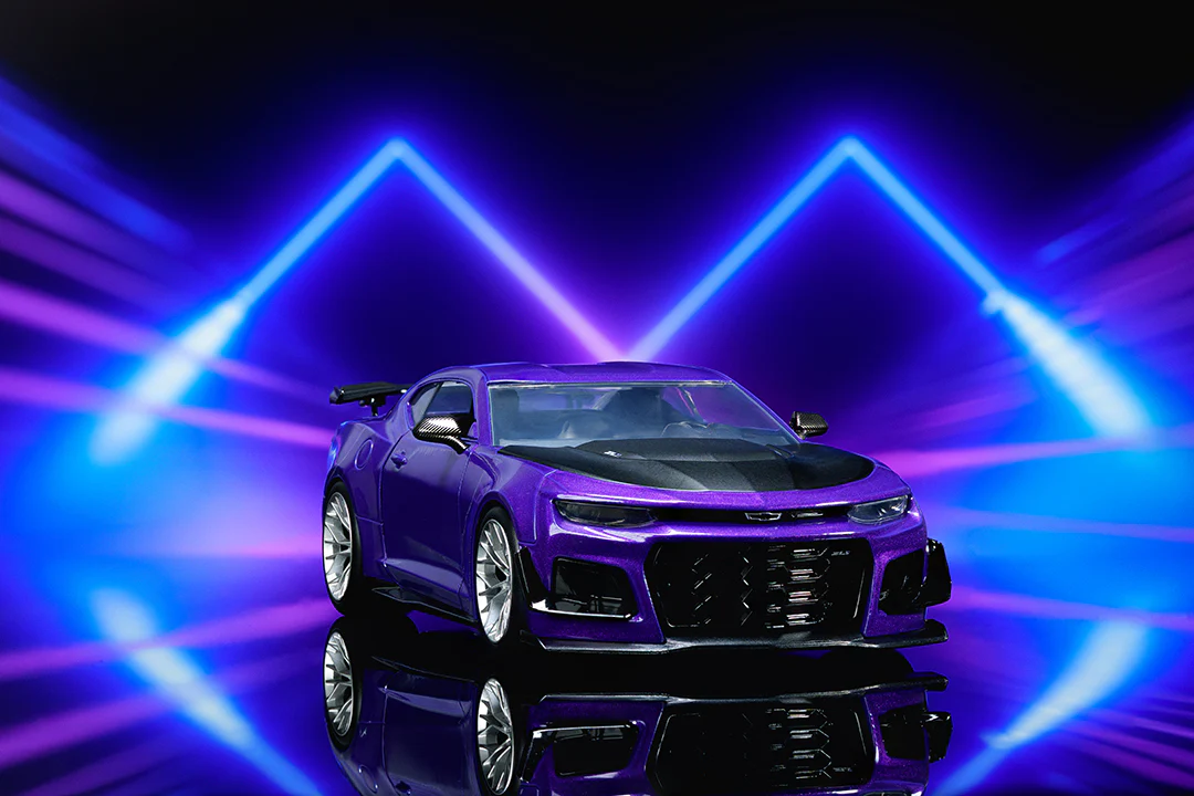 Pink Slips Autumn Spooner's Chevrolet Camaro ZL1, 1:24 Scale Vehicle (Wave 18) - Image 17