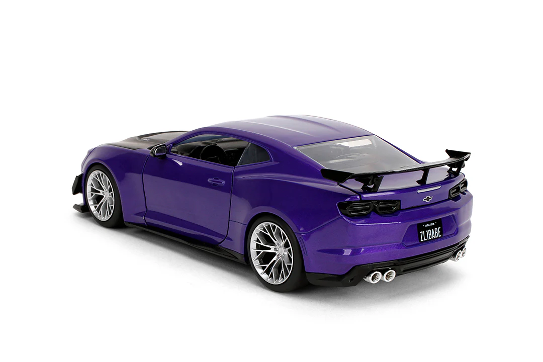 Pink Slips Autumn Spooner's Chevrolet Camaro ZL1, 1:24 Scale Vehicle (Wave 18) - Image 8