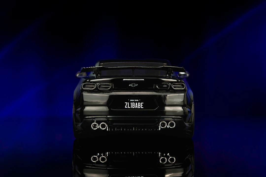 Pink Slips Autumn Spooner's Chevrolet Camaro ZL1 (Version 1), 1:24 Scale Vehicle (Wave 22) - Image 15