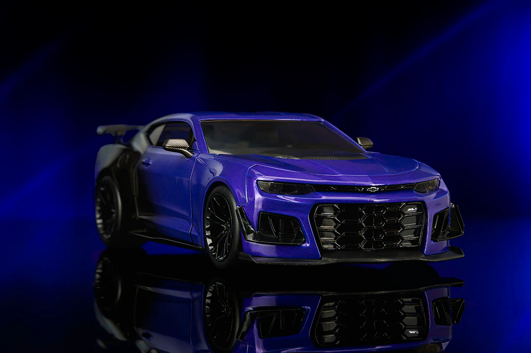 Pink Slips Autumn Spooner's Chevrolet Camaro ZL1 (Version 1), 1:24 Scale Vehicle (Wave 22) - Image 17