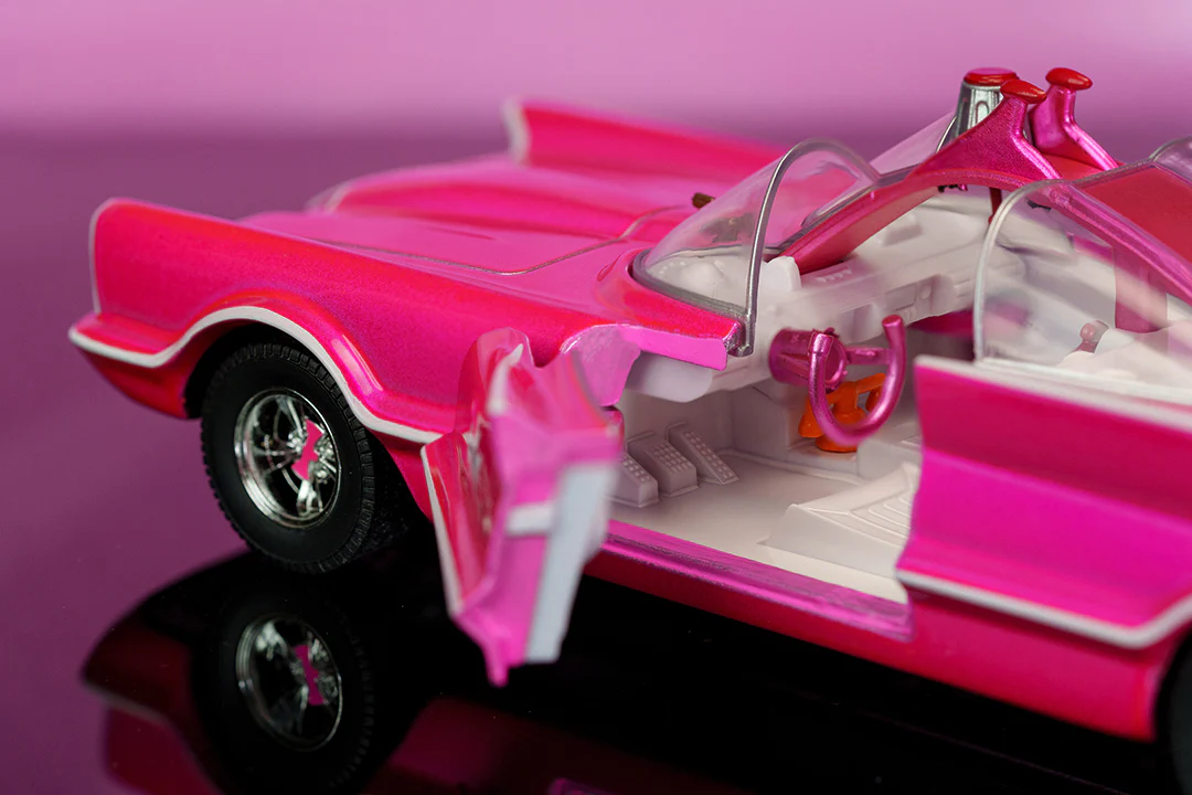 Pink Slips Batman Classic TV Series Batmobile, 1:24 Scale Vehicle - Image 14