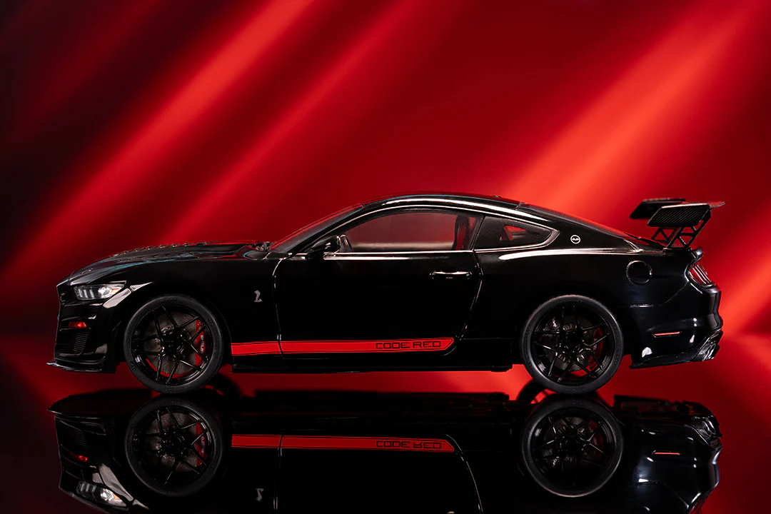 Pink Slips Ford Shelby GT-500 Code Red, 1:18 Scale Vehicle (Wave 4) - Image 12