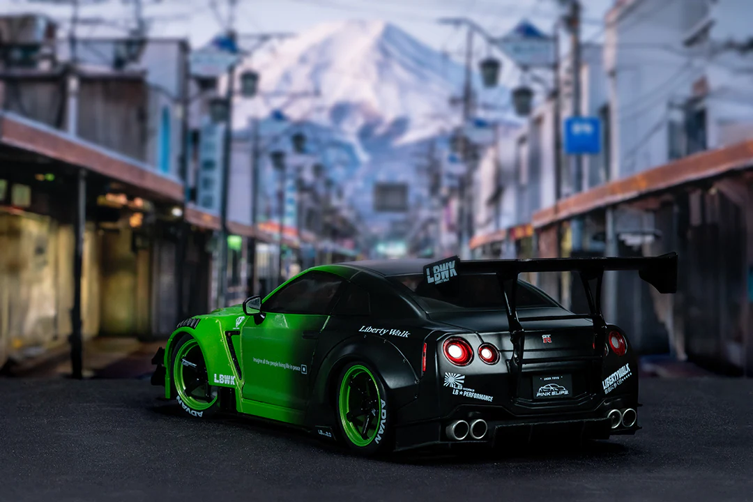Pink Slips Nissan GT-R (R35) Liberty Walk, 1:18 Scale Vehicle (Wave 1) - Image 10