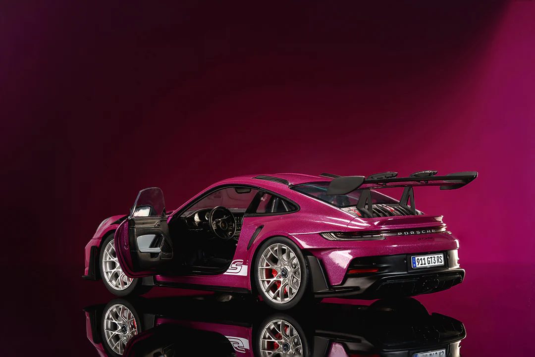 Pink Slips Porsche 911 GT-3 RS, 1:18 Scale Vehicle (Wave 6) - Image 14