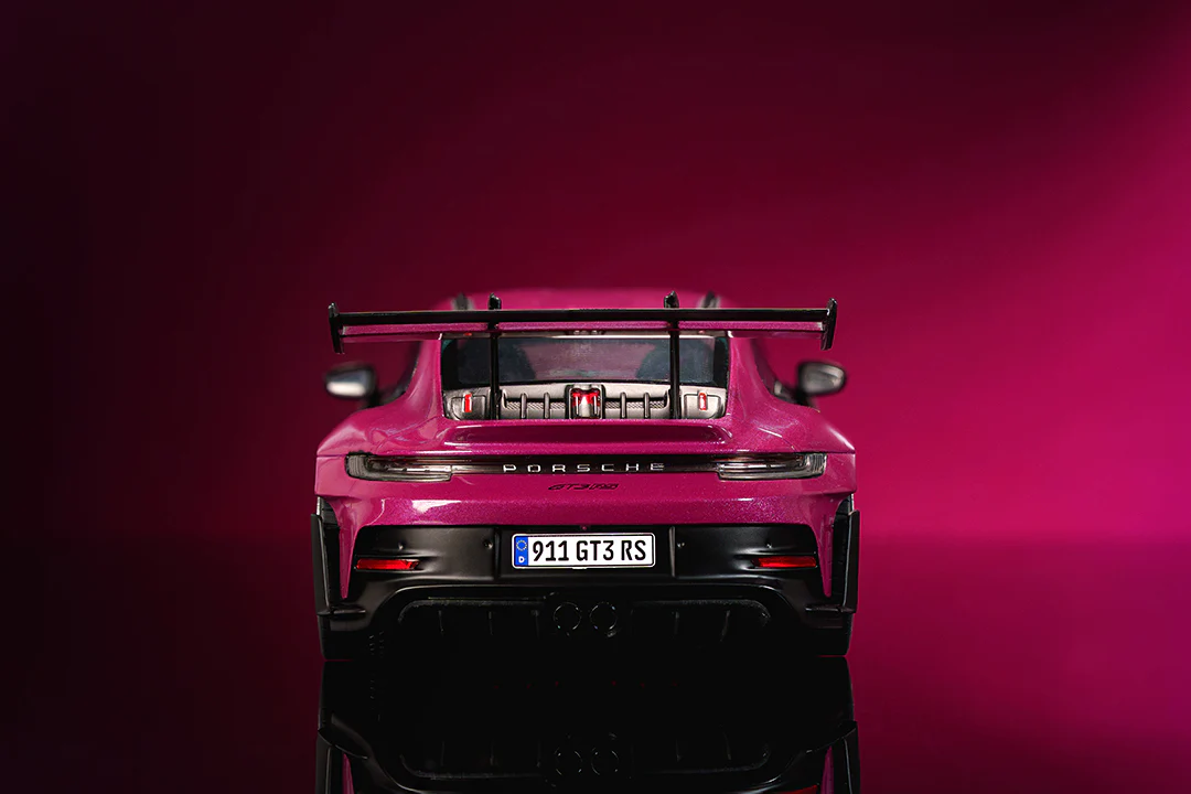 Pink Slips Porsche 911 GT-3 RS, 1:18 Scale Vehicle (Wave 6) - Image 15