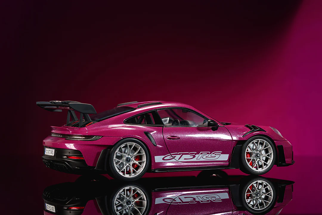 Pink Slips Porsche 911 GT-3 RS, 1:18 Scale Vehicle (Wave 6) - Image 16