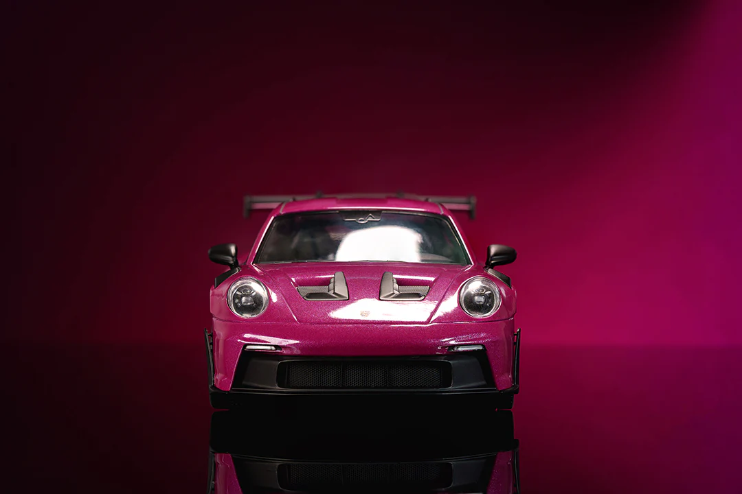 Pink Slips Porsche 911 GT-3 RS, 1:18 Scale Vehicle (Wave 6) - Image 18
