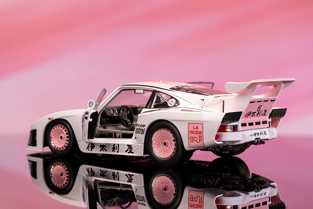 Pink Slips Porsche 935 K3 1000KM Suzuka 1981, 1:18 Scale Vehicle (Wave 4) - Image 18