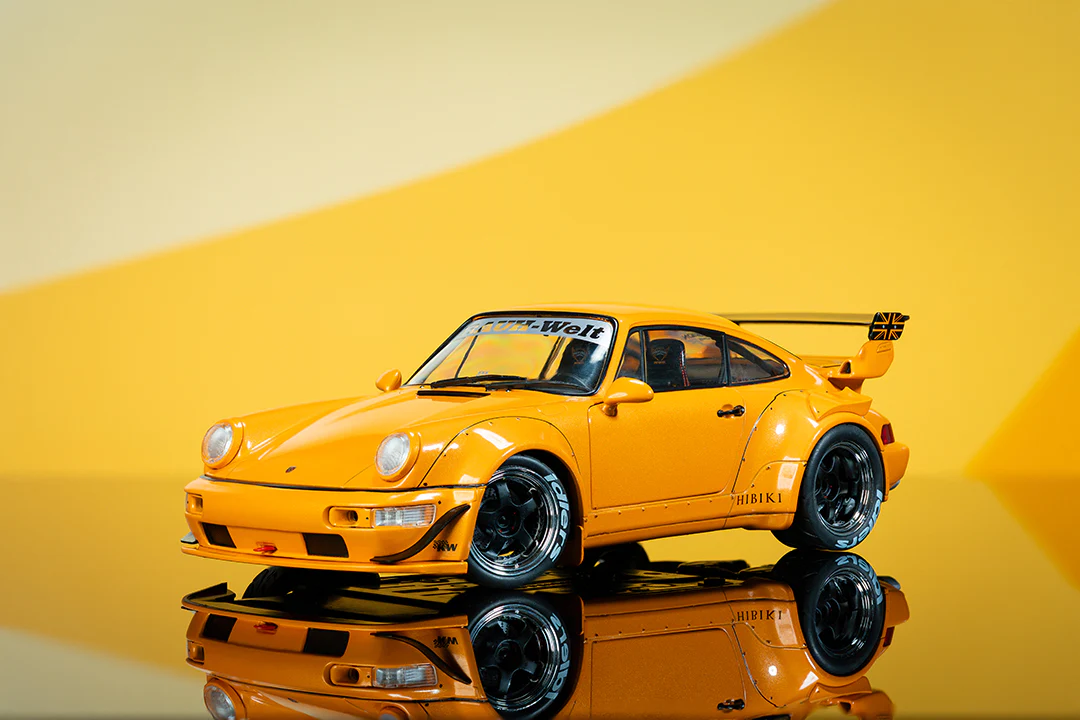 Pink Slips RWB / RAUH-Welt BEGRIFF Hibiki, 1:18 Scale Vehicle (Wave 3)