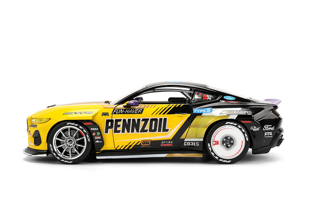RTR Vehicles Chelsea Denofa 2023 Ford Mustang Championship, 1:24 Scale Vehicle (Wave 2) - Image 6