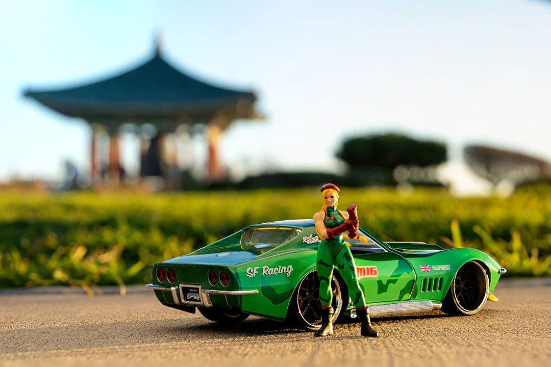 Street Fighter, Cammy & 1969 Chevrolet Corvette Stingray, 1:24 Scale Vehicle & 2.75" Figure - Image 13