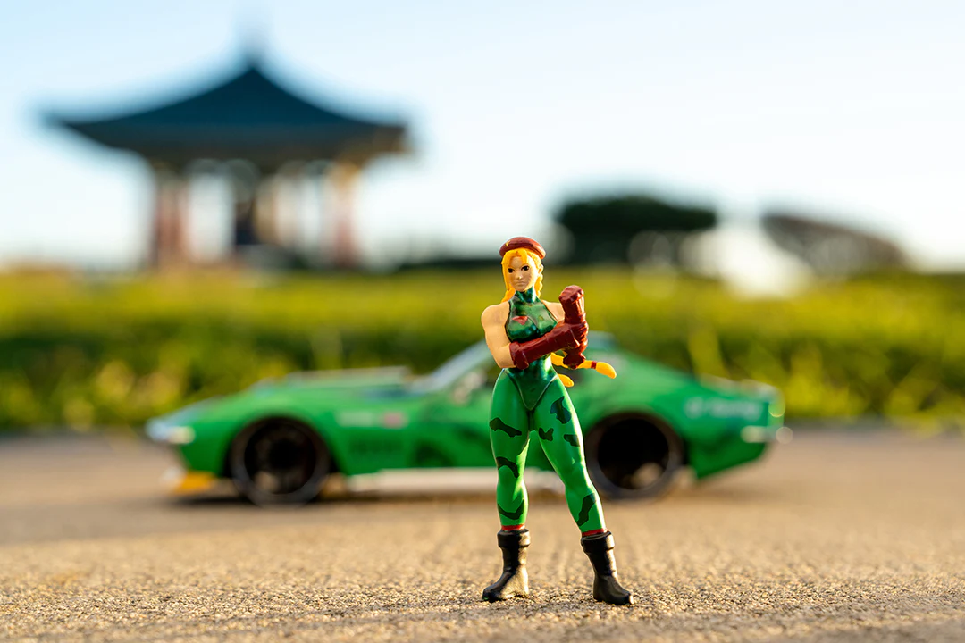 Street Fighter, Cammy & 1969 Chevrolet Corvette Stingray, 1:24 Scale Vehicle & 2.75" Figure - Image 14