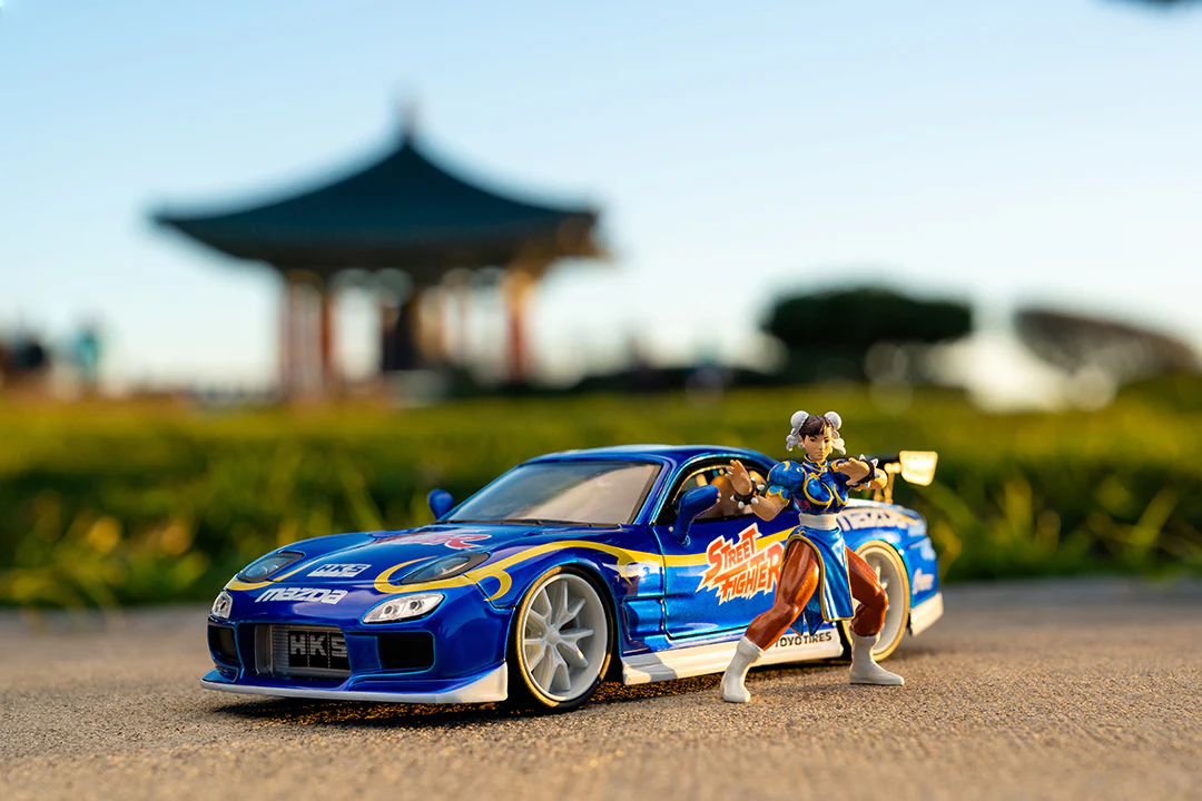 Street Fighter, Chun-Li & 1993 Mazda RX-7, 1:24 Scale Vehicle & 2.75" Figure