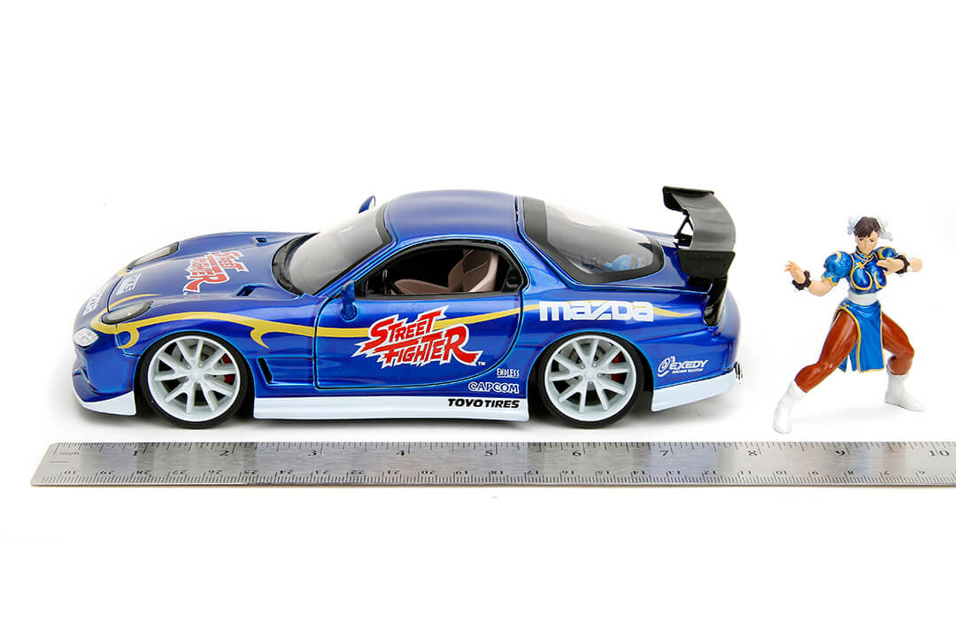 Street Fighter, Chun-Li & 1993 Mazda RX-7, 1:24 Scale Vehicle & 2.75" Figure - Image 12