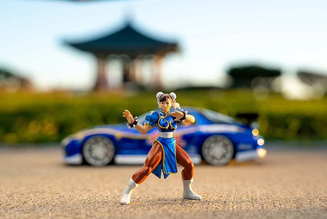 Street Fighter, Chun-Li & 1993 Mazda RX-7, 1:24 Scale Vehicle & 2.75" Figure - Image 14