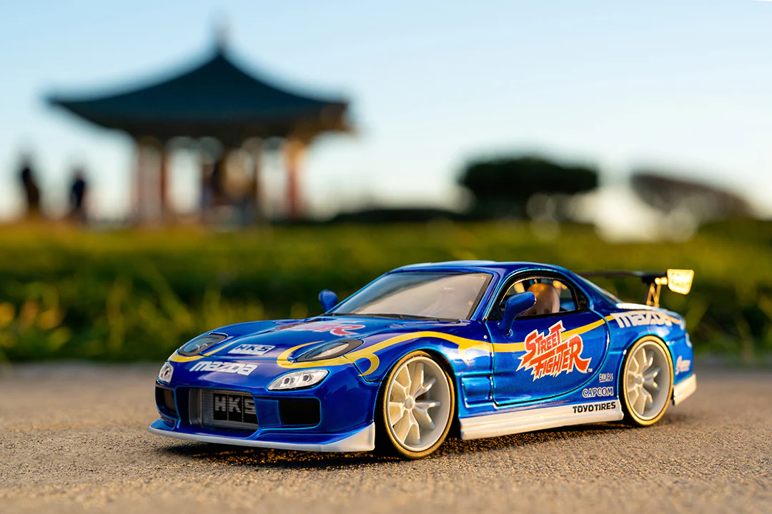 Street Fighter, Chun-Li & 1993 Mazda RX-7, 1:24 Scale Vehicle & 2.75" Figure - Image 16