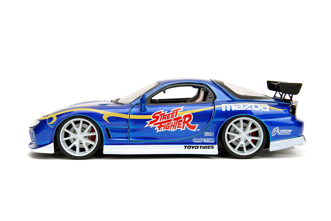 Street Fighter, Chun-Li & 1993 Mazda RX-7, 1:24 Scale Vehicle & 2.75" Figure - Image 6