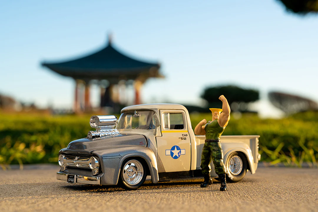 Street Fighter, Guile & 1956 Ford F-100, 1:24 Scale Vehicle & 2.75" Figure