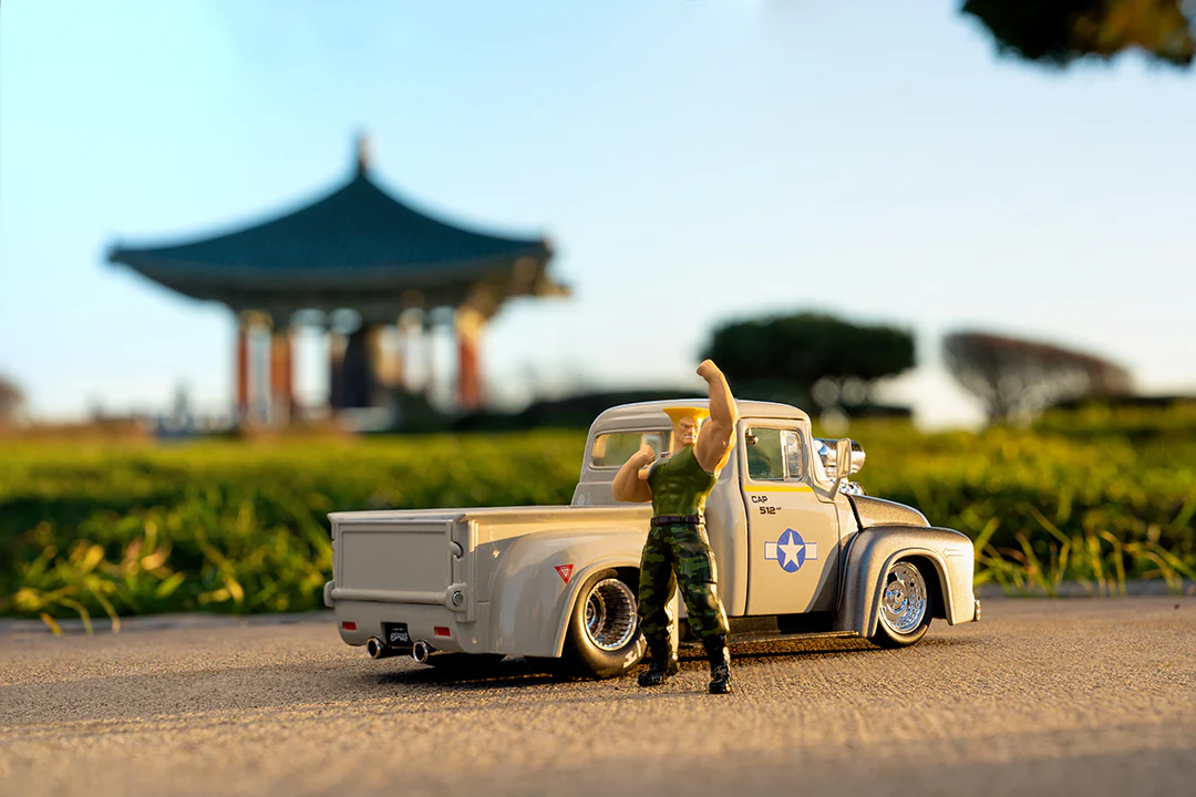 Street Fighter, Guile & 1956 Ford F-100, 1:24 Scale Vehicle & 2.75" Figure - Image 13