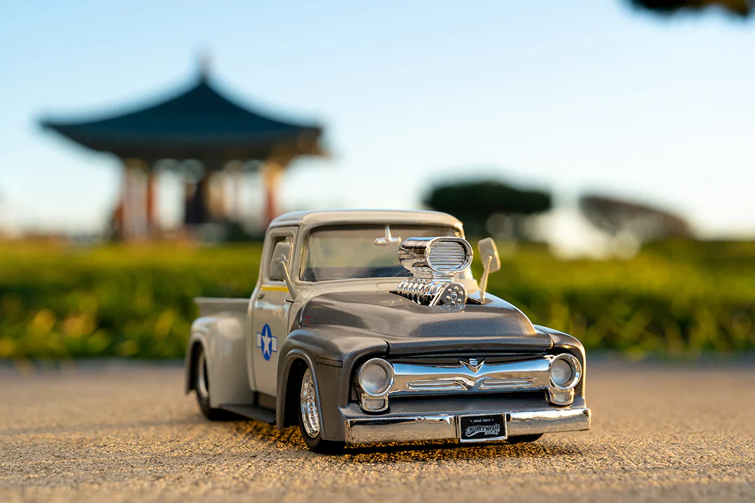 Street Fighter, Guile & 1956 Ford F-100, 1:24 Scale Vehicle & 2.75" Figure - Image 15