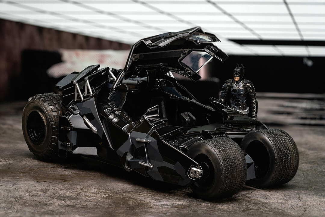 The Dark Knight Trilogy Tumbler Batmobile & Batman, 1:24 Scale Vehicle & 2.75" Figure (Exclusive) - Image 12