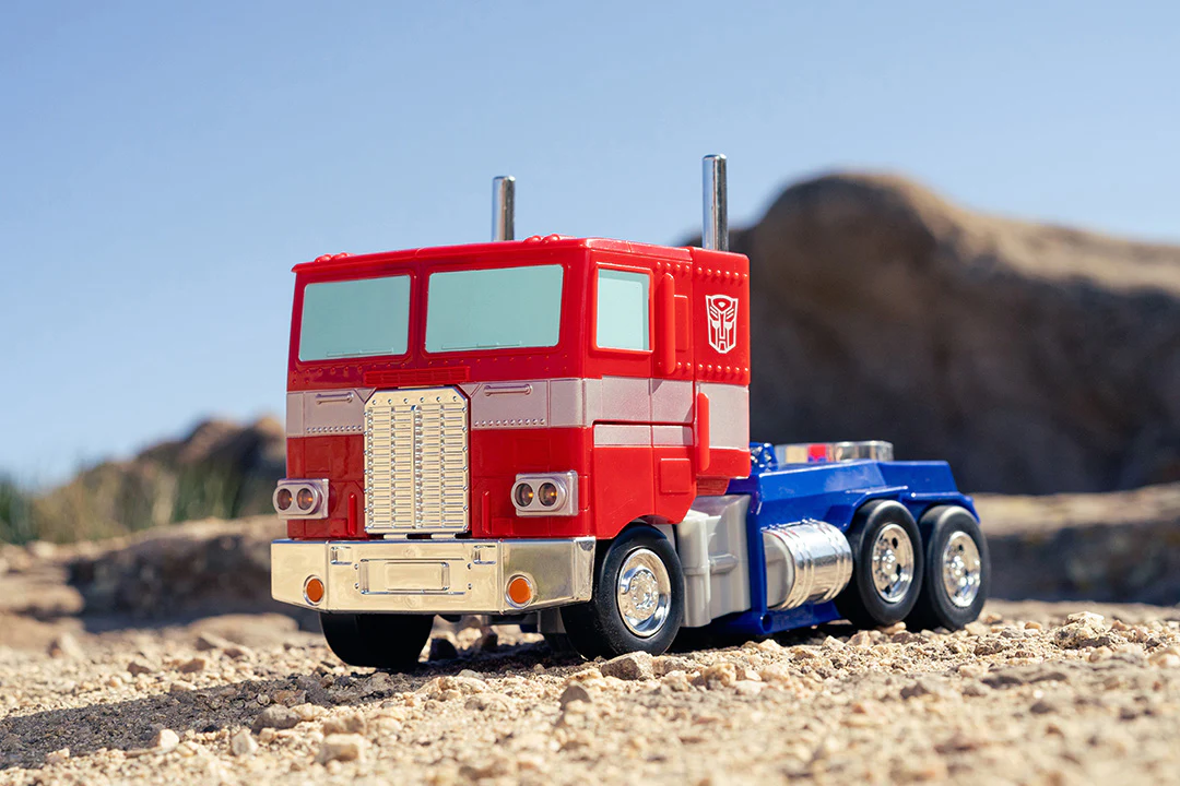 Transformers G1 Optimus Prime Converting R/C - Image 10