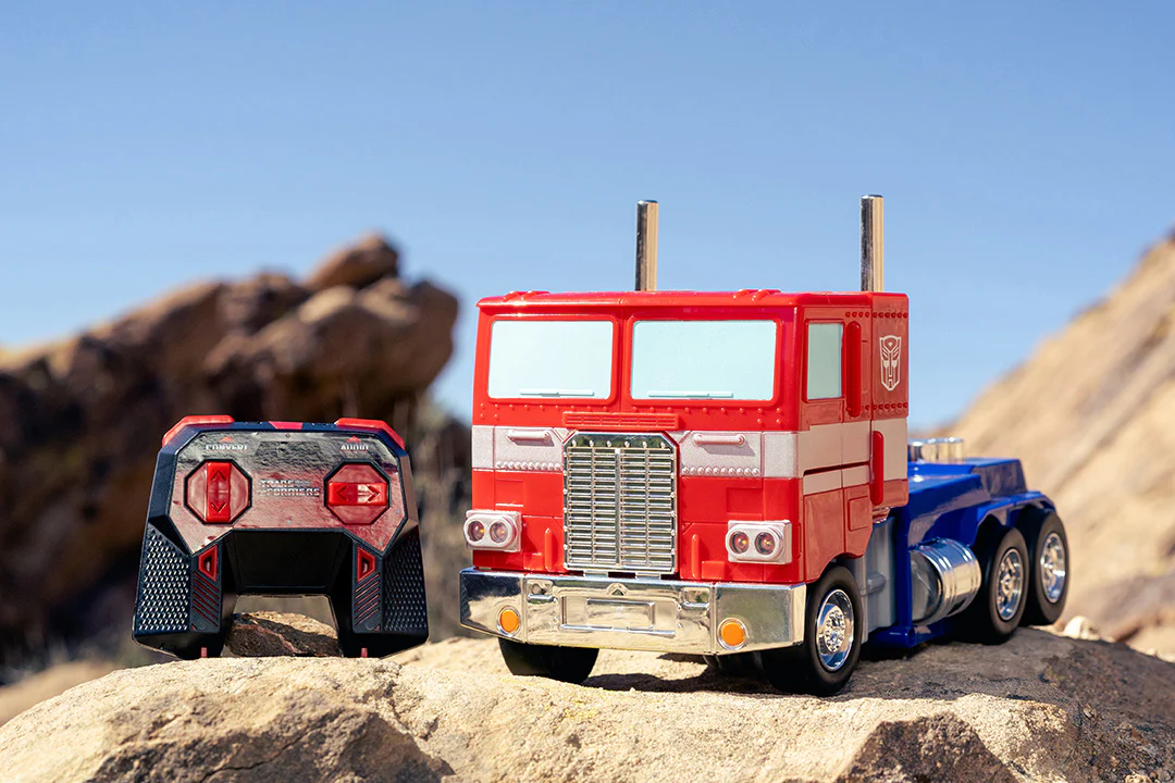Transformers G1 Optimus Prime Converting R/C - Image 9